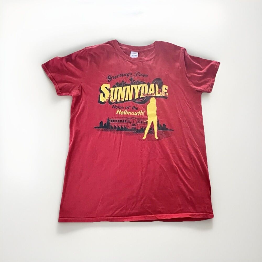 Buffy the Vampire Slayer Shirt Unisex Medium Sunnydale Home of the Hellmouth Red